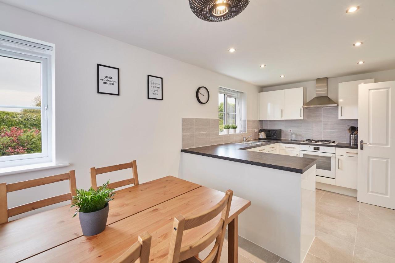 Host & Stay - Cayton Bay Cottage Extérieur photo