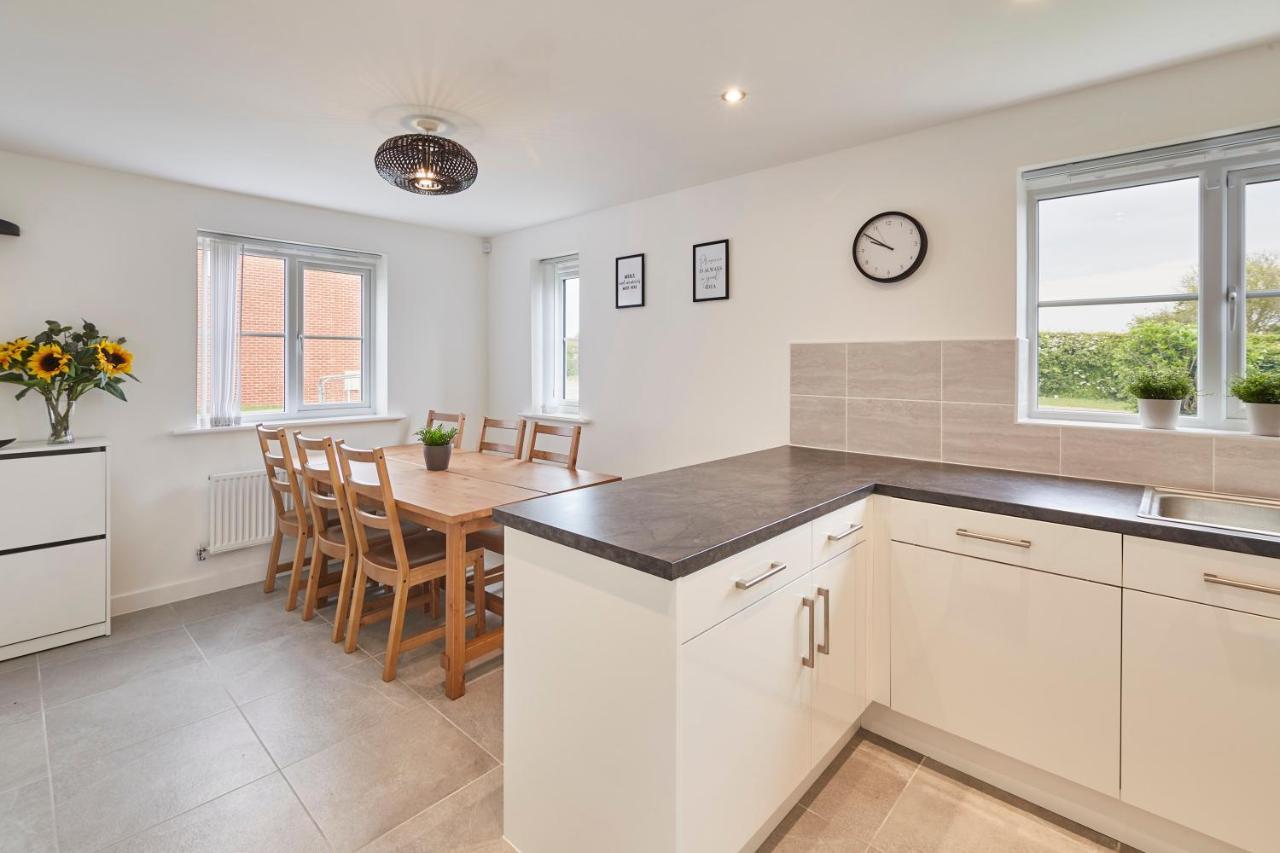 Host & Stay - Cayton Bay Cottage Extérieur photo