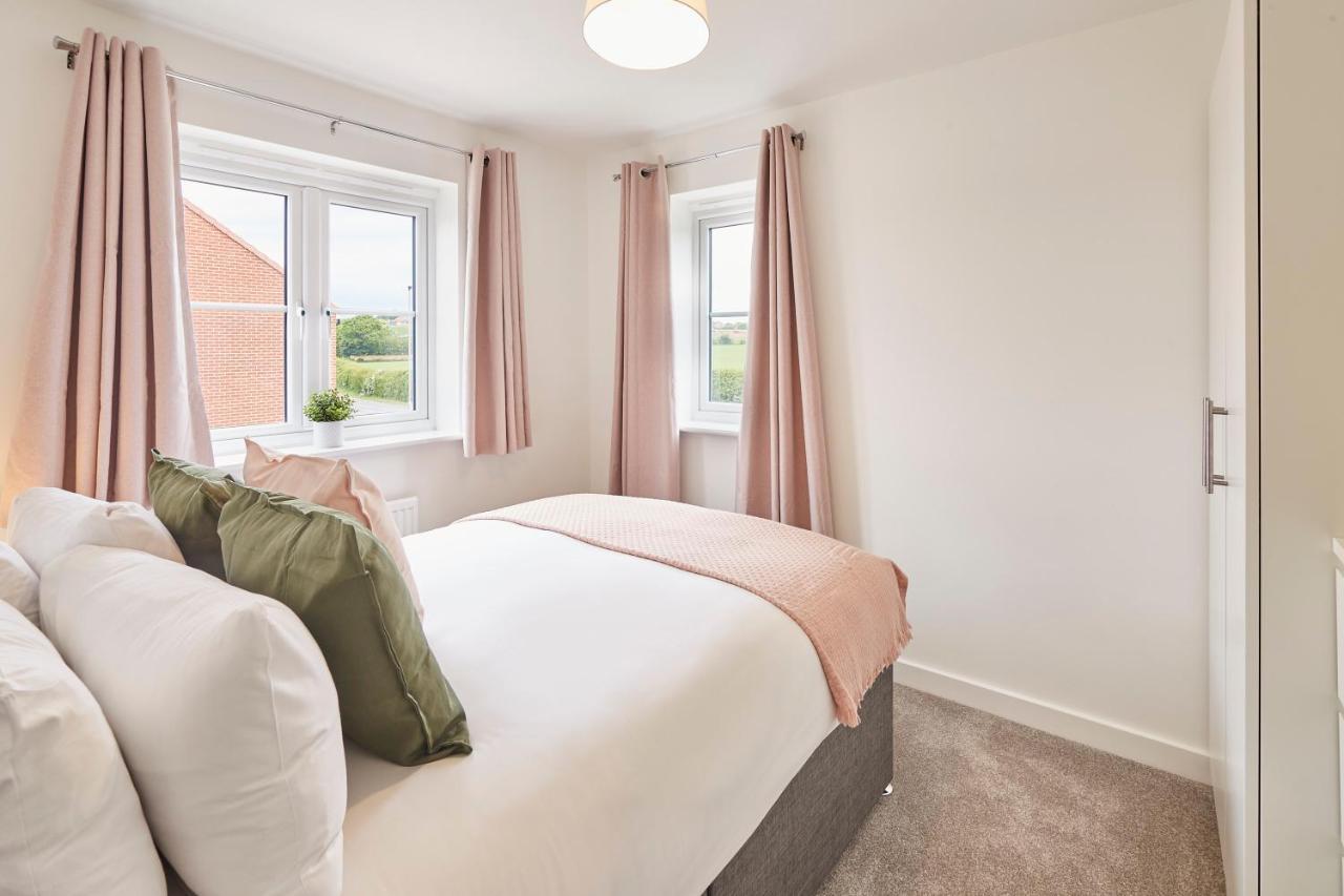 Host & Stay - Cayton Bay Cottage Extérieur photo